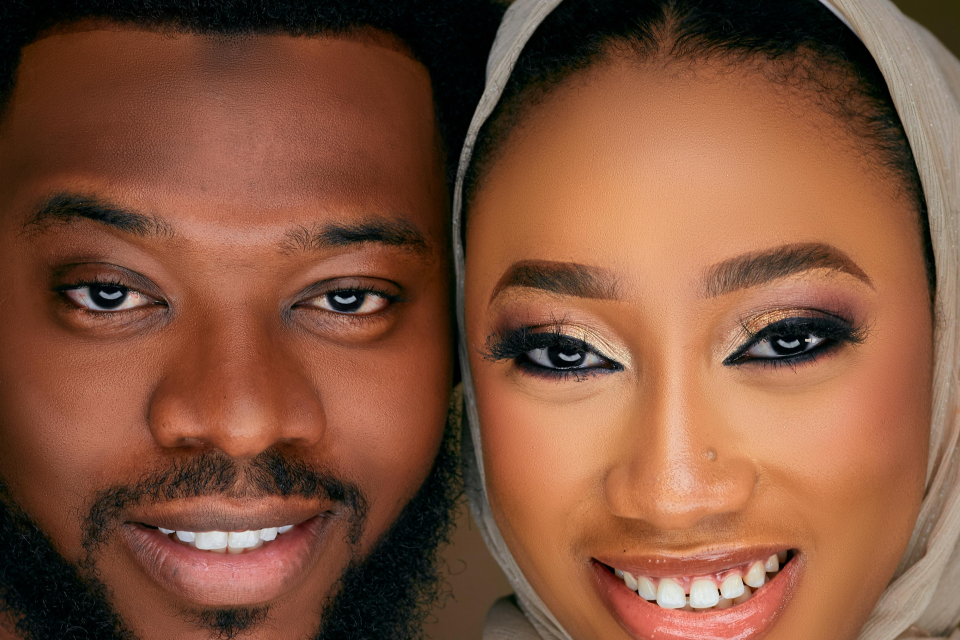 Couple planning their wedding with vendor messages